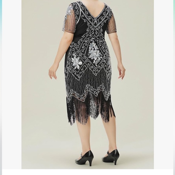 A beyond size 4x fringed sequin flapper dress - Picture 2 of 7